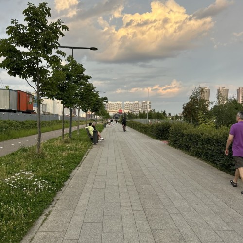 Пешком по страницам истории Москвы: персональное погружение в тайны Кремля и легенды авиации