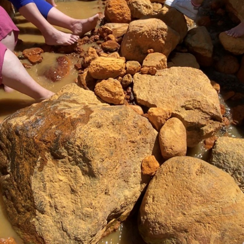 На джипах по Кавказу: Эльбрус, Домбай и другие знаковые локации региона в мини-группе