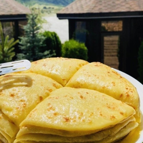 На Кавказ со вкусом и только в своей компании: национальные блюда в горах, Шато Эркен и конный клуб