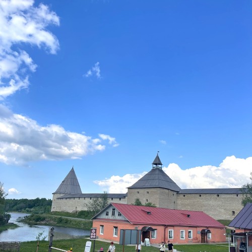 Из Петербурга к древним монастырям