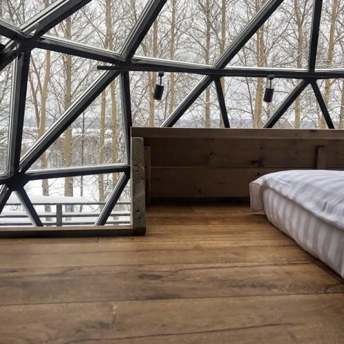 Прочувствуй Арктику: отдых на Русском Севере с ночью в панорамном доме и катанием по Хибинам