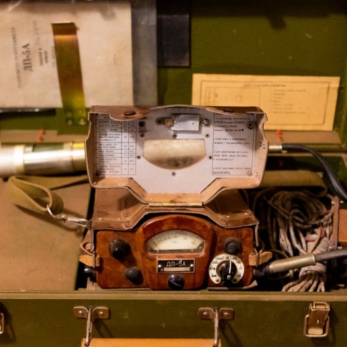 Спуск в подземное противоядерное убежище Петербурга