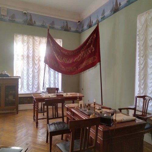 Балет, барон и революция: экскурсия по особняку Кшесинской