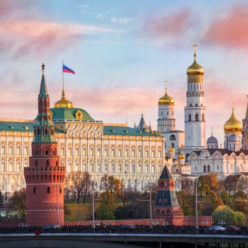 Кремль — сердце России (на иностранном языке)