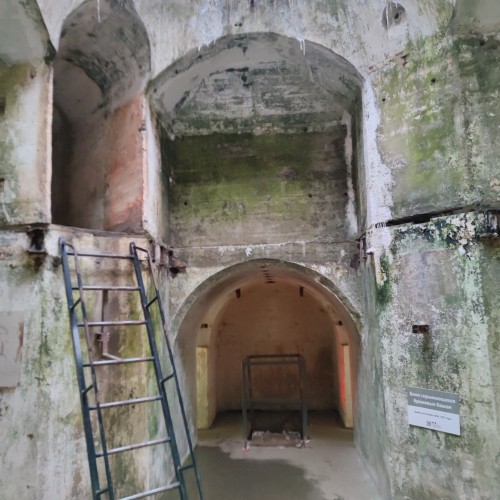 Кронштадт + форт «Риф»: групповая экскурсия