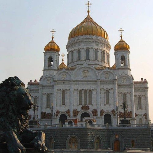 Храм Христа Спасителя и панорамы Москвы