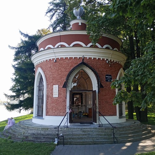 Каменный — остров сокровищ: прогулка по элитному дачному предместью