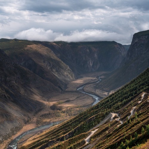По знаковым местам Алтая с чаепитием у травницы и моторафтингом по Катуни