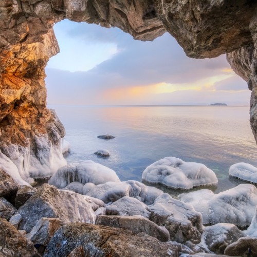 Индивидуальный джиппинг на Байкал с фотографом: ледяные пейзажи Ольхона и Огоя без экскурсий