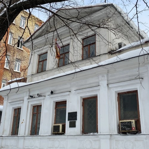 В тени Тверской: судьбы и эпохи