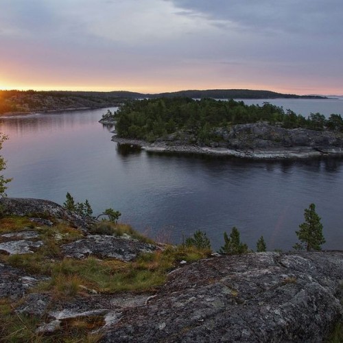 Вода, скалы и чистейший воздух: горный парк «Рускеала» и «Ладожские шхеры»