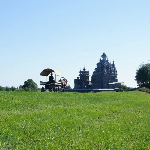 Ваше персональное путешествие вглубь веков: петроглифы, Кижи и Соловецкий монастырь