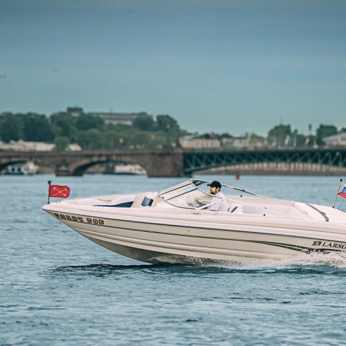 Невская симфония: прогулка на катере по Неве к крейсеру «Аврора»