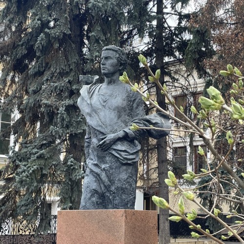 Свободные несвободные: восемь великих женщин