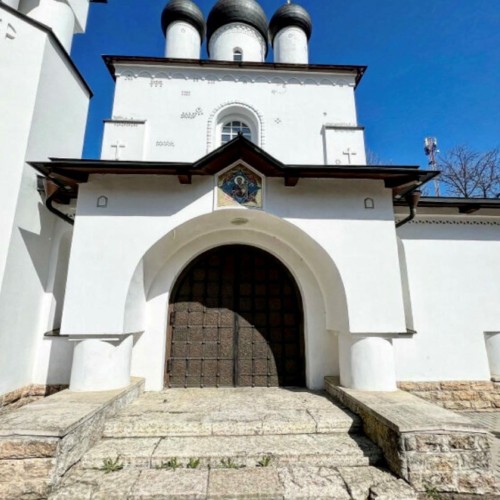 По святым местам и к Серафиму Вырицкому в группе