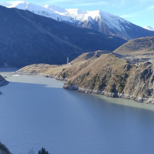 На внедорожниках по неизведанной Южной Осетии: горы, старинные святыни и невероятные виды