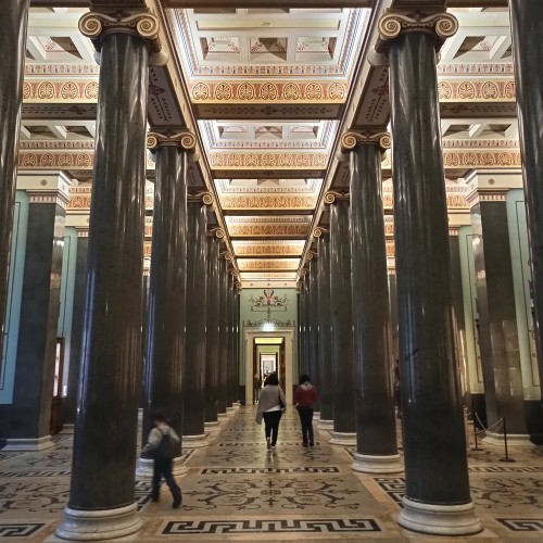 Жизнь во дворце и мир искусства: обзорная экскурсия по Эрмитажу