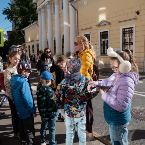 «Разноцветные дома Чистых прудов»: прогулка по Москве для детей