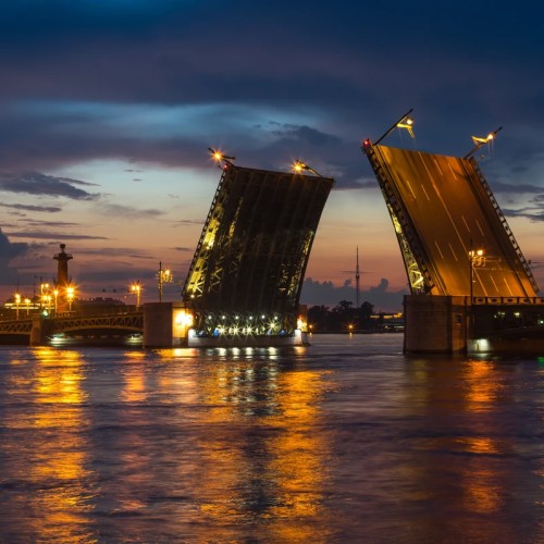 Ночная прогулка на теплоходе + развод мостов