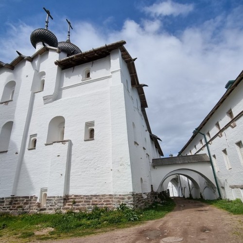 Ваше персональное путешествие вглубь веков: петроглифы, Кижи и Соловецкий монастырь