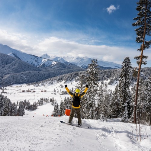 Приключение в горах Домбая и Архыза в мини-группе: прогулки, джипинг, катание верхом
