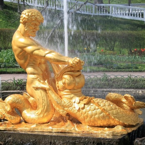 Нижний парк Петергофа: оранжерея, дворцы, фонтаны