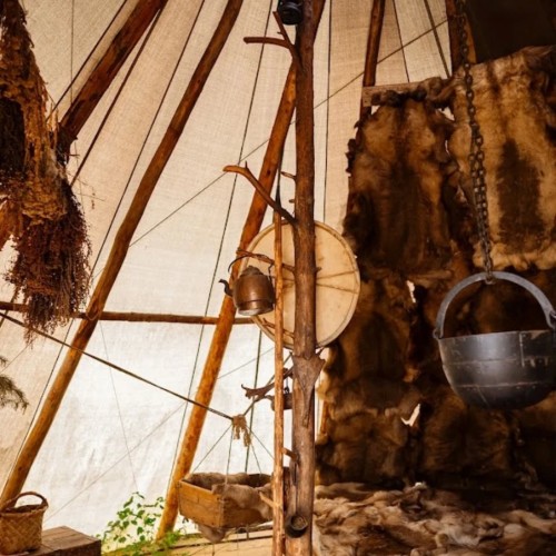 Знакомство с Карелией: хаски, олени, водопады и горный парк «Рускеала» (в группе)