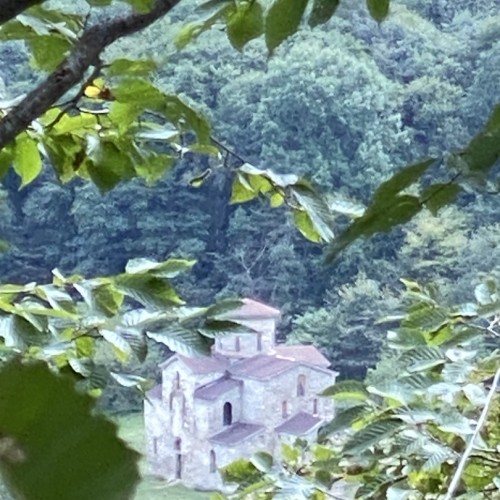 На джипах к водопадам Домбая и Архыза: индивидуальный отпуск с лёгкими треккингами