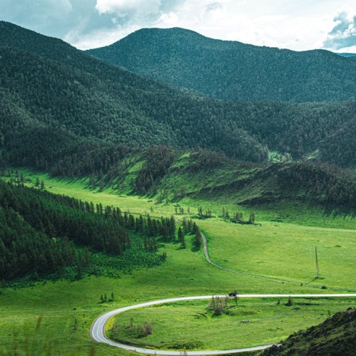 Активно и без палаток на Алтае: моторафтинг, треккинг и вечера под звёздами