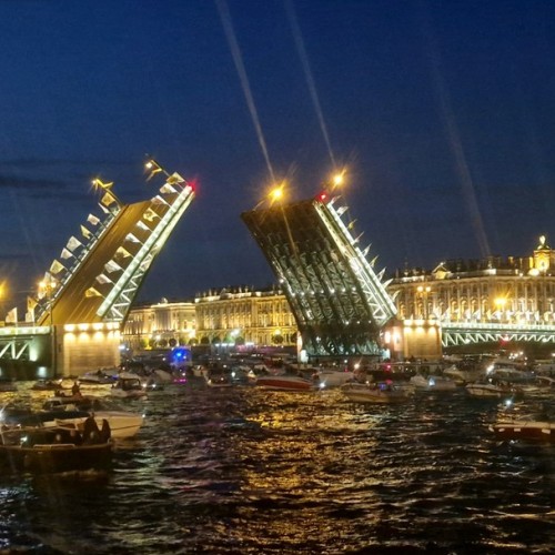 Петра творения за выходные из Москвы: Северная столица, Кронштадт, Петергоф