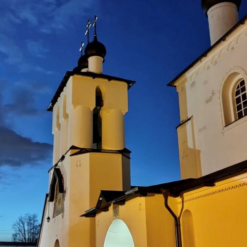 По святым местам и к Серафиму Вырицкому на автомобиле