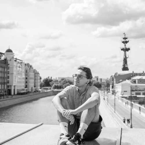 Фотопрогулка «П&П (полезное с приятным) на Патриаршем мосту Москвы»