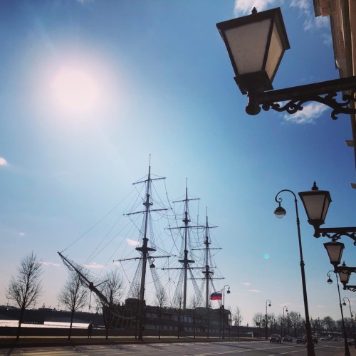 Вперед в прошлое: семейная прогулка-квест по Петроградской стороне