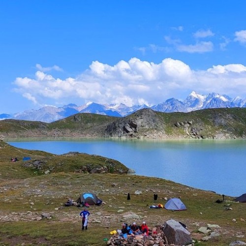 Нетипичное Приэльбрусье: треккинг налегке к 4 высокогорным озёрам с проживанием в гостинице
