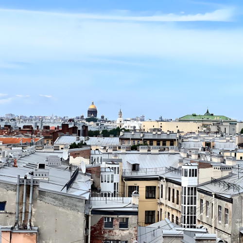 Питерская атмосфера: дворы, парадные, коммуналки и виды