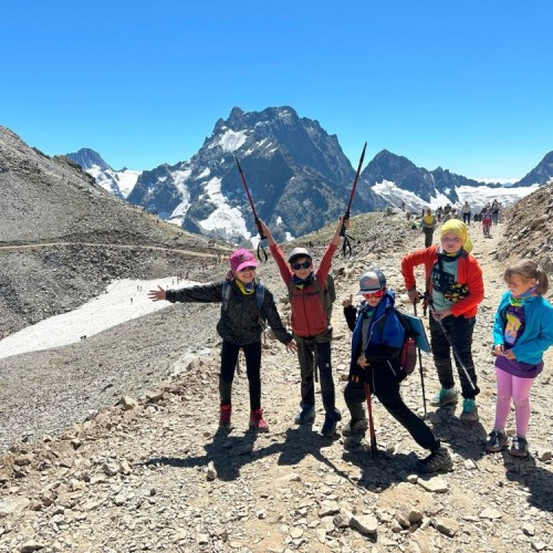 В Домбай всей семьёй: тур по природным красотам с аниматором и лёгкими прогулками в горах