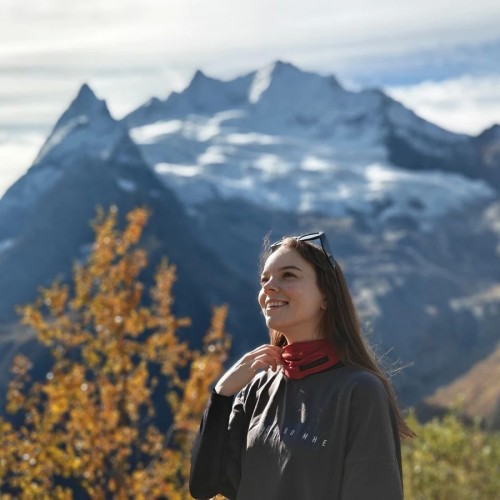 А давай в Домбай? Треккинг без рюкзаков