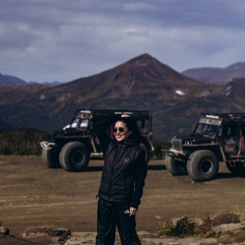 Океан впечатлений на Камчатке с фотографом: треккинги, спа, обед с видом на горы и ночь в глэмпинге