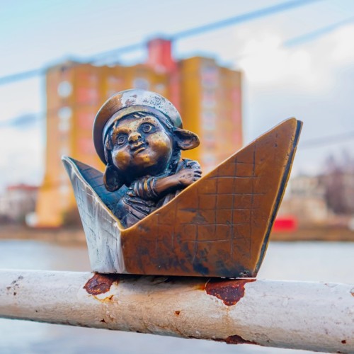 История города, рассказанная хомлинами