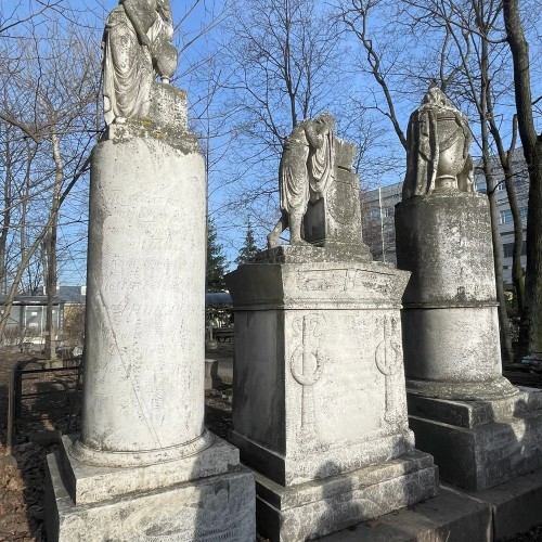 Смоленское кладбище: светский взгляд