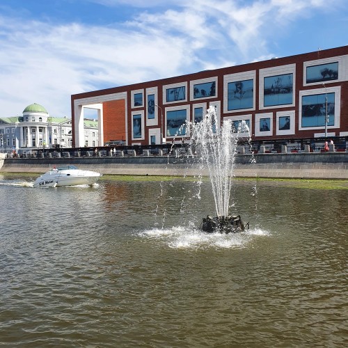 Речная прогулка на катере по центру Москвы