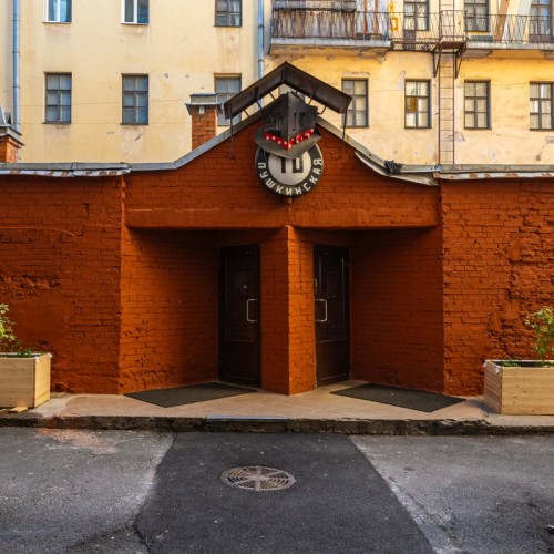 Петербург бунтарей: гопники, рокеры, классики