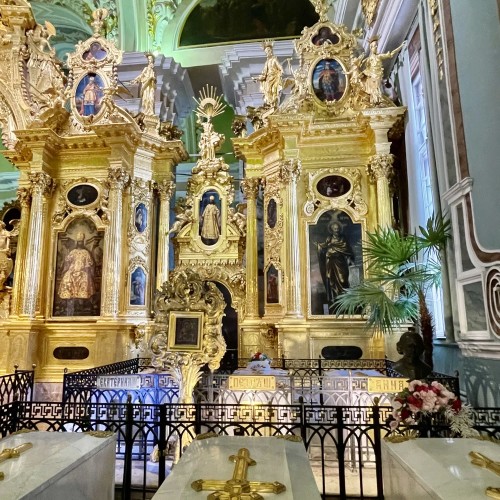 Петропавловская крепость: собор, тюрьма и старинные стены