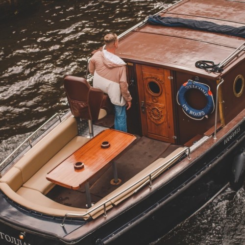 Прогулка на катере «Голландец» по водам Санкт-Петербурга