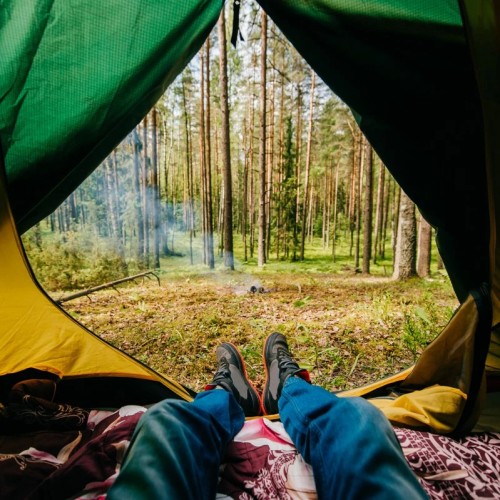 На катамаранах по Юрюзани: сплав «всё включено» с баней и проживанием в домиках