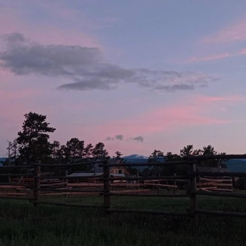 Активное путешествие на север Байкала с комфортом: прогулка на катере, рыбалка и природа