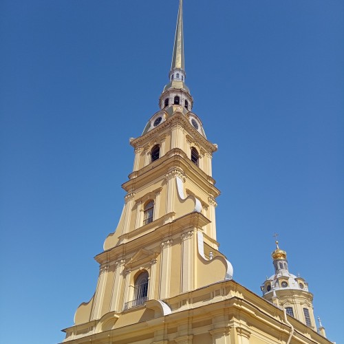 На автобусе — по Петербургу, пешком — по Петропавловской крепости (осмотр снаружи)