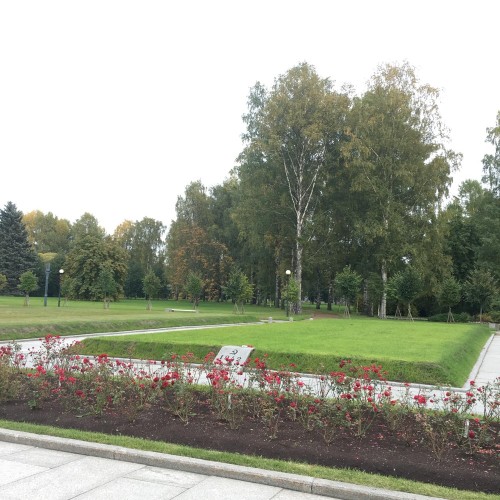 Пискарёвское кладбище: никто не забыт, ничто не забыто!