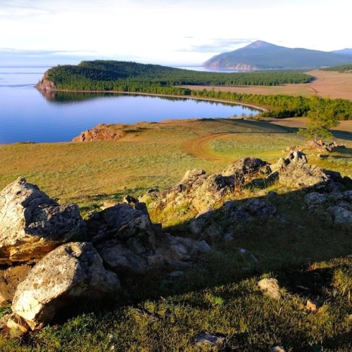 Активное путешествие на север Байкала с комфортом: прогулка на катере, рыбалка и природа