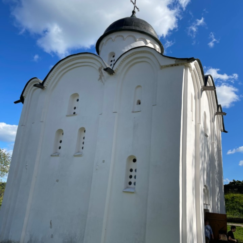 Вдаль от мирской суеты: индивидуальное путешествие-паломничество по монастырям Ленобласти